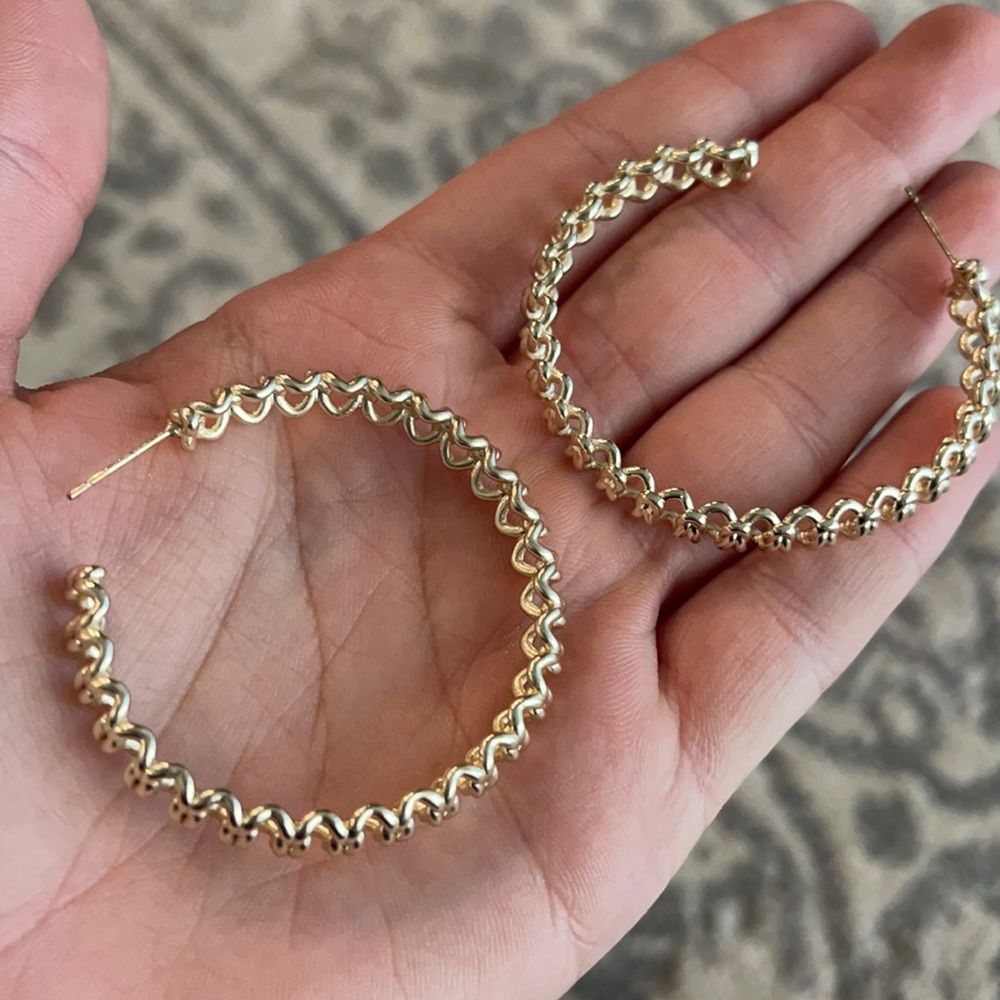 Kendra Scoot Hoop Earrings